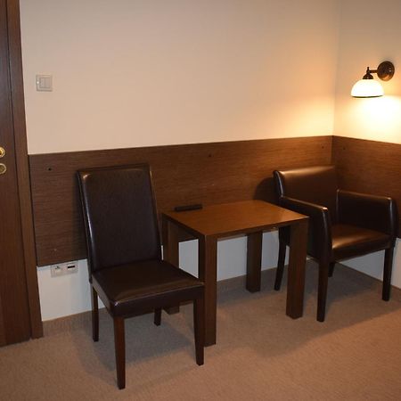 Hotel Orlik 克雷尼察 外观 照片