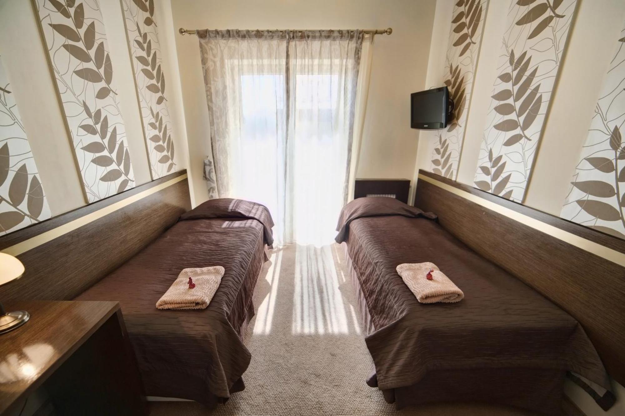 Hotel Orlik 克雷尼察 外观 照片