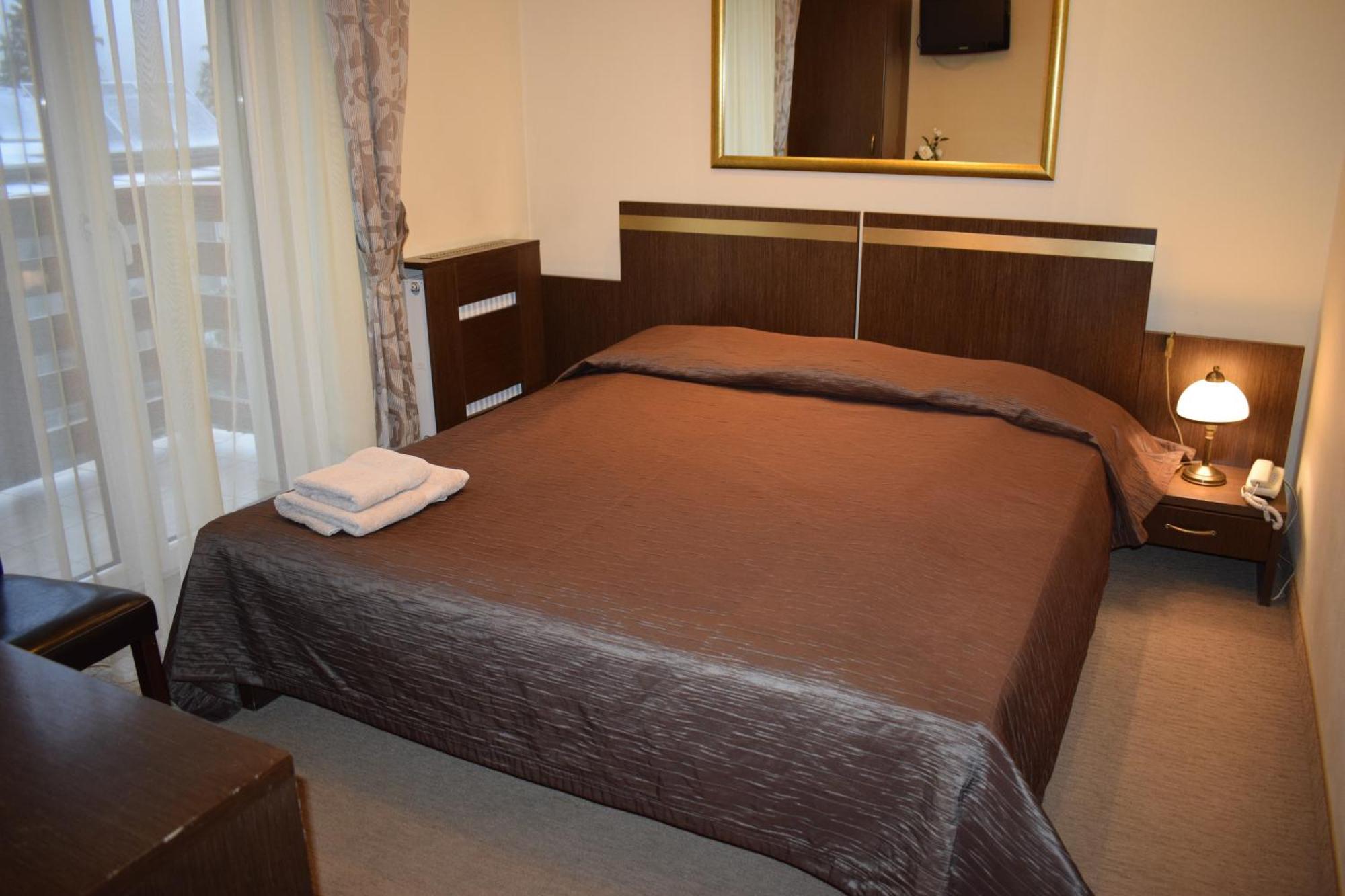 Hotel Orlik 克雷尼察 外观 照片