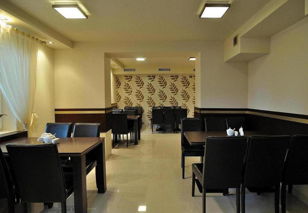 Hotel Orlik 克雷尼察 外观 照片